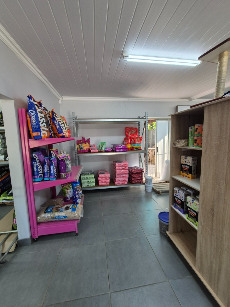 To Let commercial Property for Rent in Langenhovenpark Free State